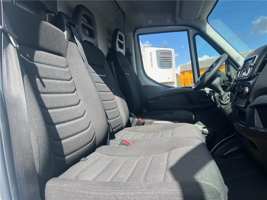 Furgón Iveco 35C16: foto 15