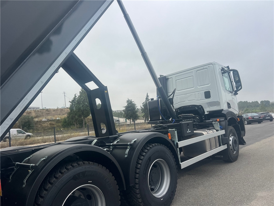 Leasing de Iveco T-WAY 500 / RETARDER Iveco T-WAY 500 / RETARDER: foto 11 Leasing de Iveco T-WAY 500 / RETARDER Iveco T-WAY 500 / RETARDER: foto 11