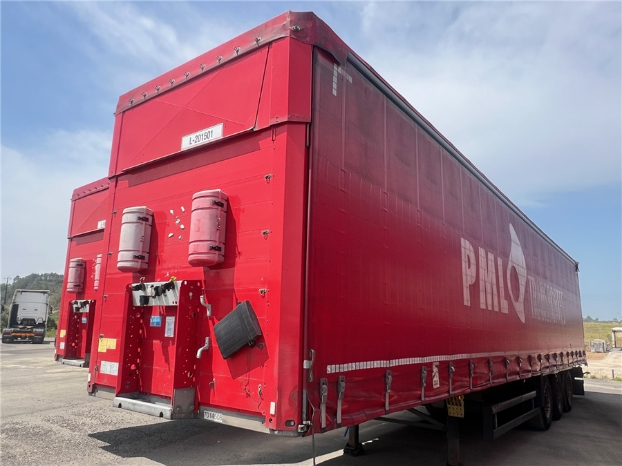 SCHMITZ CARGOBULL SCB-S3T TETO ELEVAR - Semirremolque lona: foto 1 SCHMITZ CARGOBULL SCB-S3T TETO ELEVAR - Semirremolque lona: foto 1