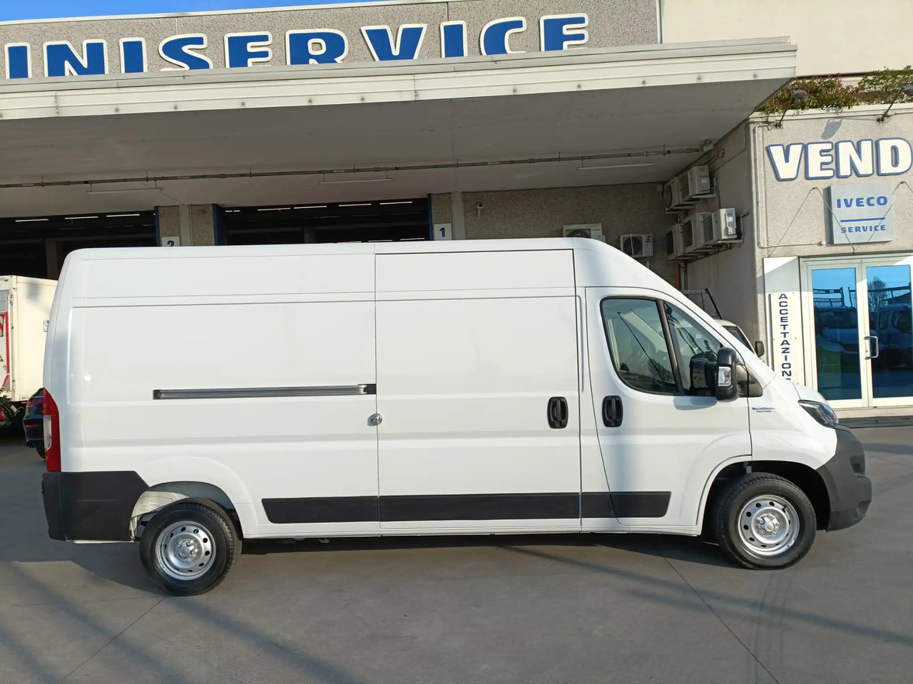 FIAT DUCATO 35 L3H2 - Furgón: foto 3 FIAT DUCATO 35 L3H2 - Furgón: foto 3