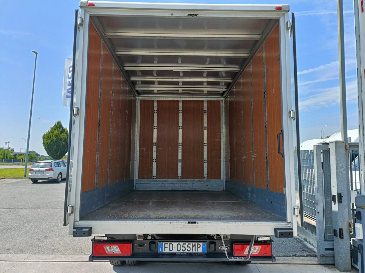 Furgoneta caja cerrada FORD TRANSIT FURGONATO BOX: foto 7