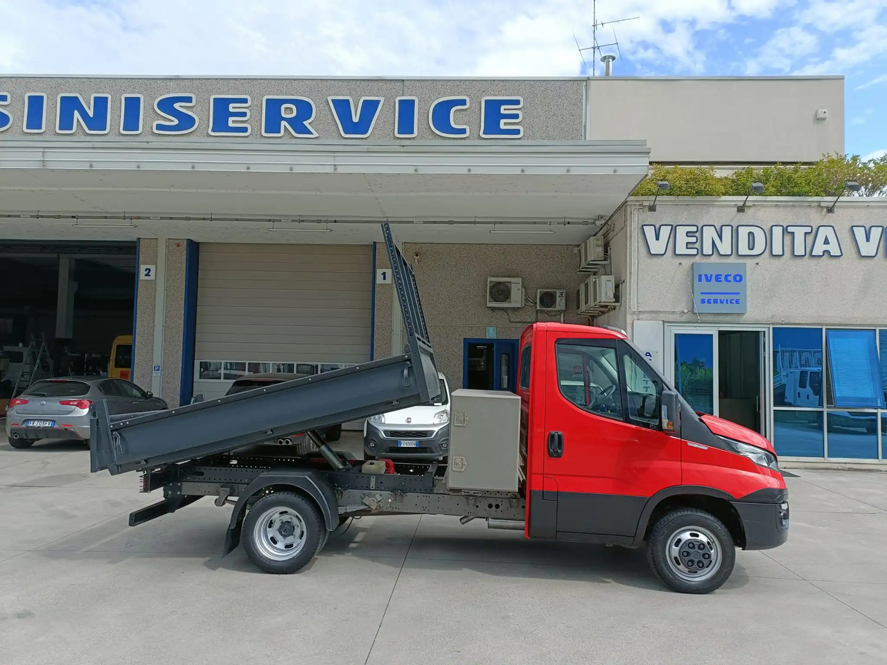 IVECO DAILY 35C12 RIBALTABILE - Furgoneta basculante: foto 3 IVECO DAILY 35C12 RIBALTABILE - Furgoneta basculante: foto 3