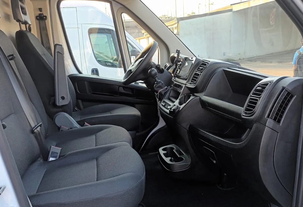IVECO DAILY 35C14 L1H1 CNG METANO 3.0 - Furgón: foto 3 IVECO DAILY 35C14 L1H1 CNG METANO 3.0 - Furgón: foto 3