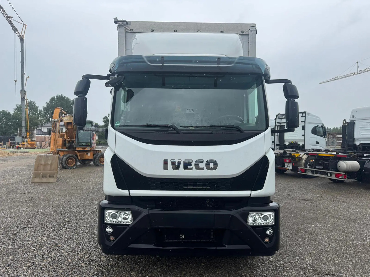 IVECO EUROCARGO 180E32P - Camión chasis: foto 1 IVECO EUROCARGO 180E32P - Camión chasis: foto 1