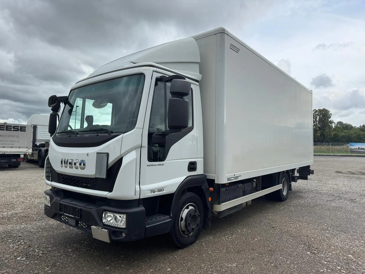 IVECO EUROCARGO 75E19P - Camión caja cerrada: foto 1 IVECO EUROCARGO 75E19P - Camión caja cerrada: foto 1