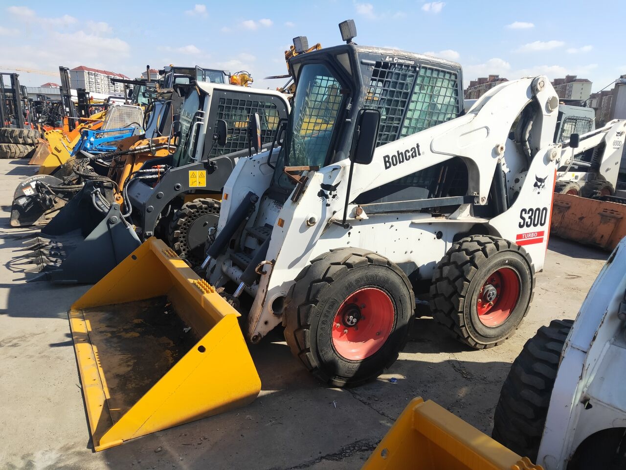 Bobcat S300 - Minicargadora: foto 2 Bobcat S300 - Minicargadora: foto 2