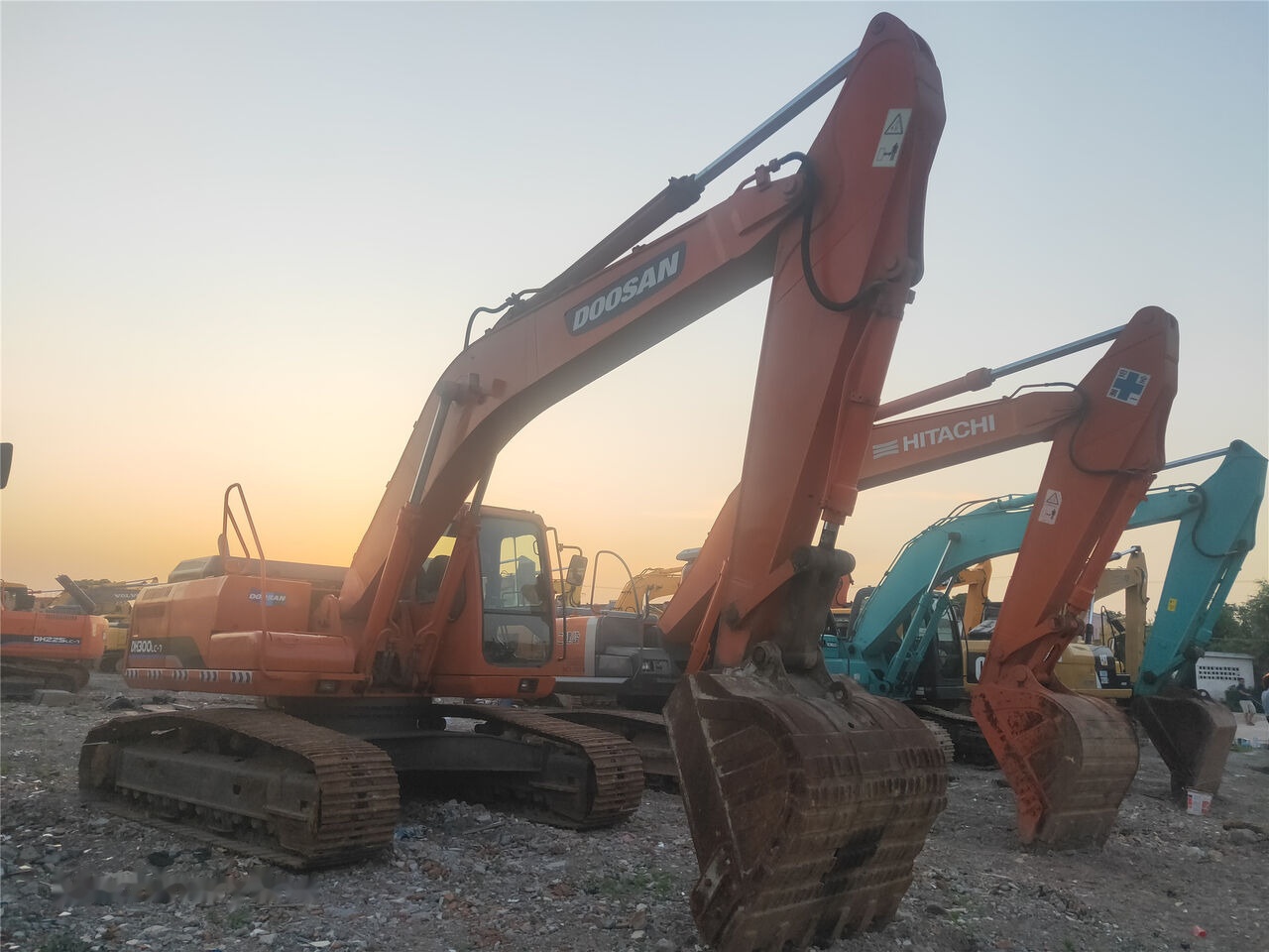 Doosan DH300LC-7 - Excavadora de cadenas: foto 1 Doosan DH300LC-7 - Excavadora de cadenas: foto 1