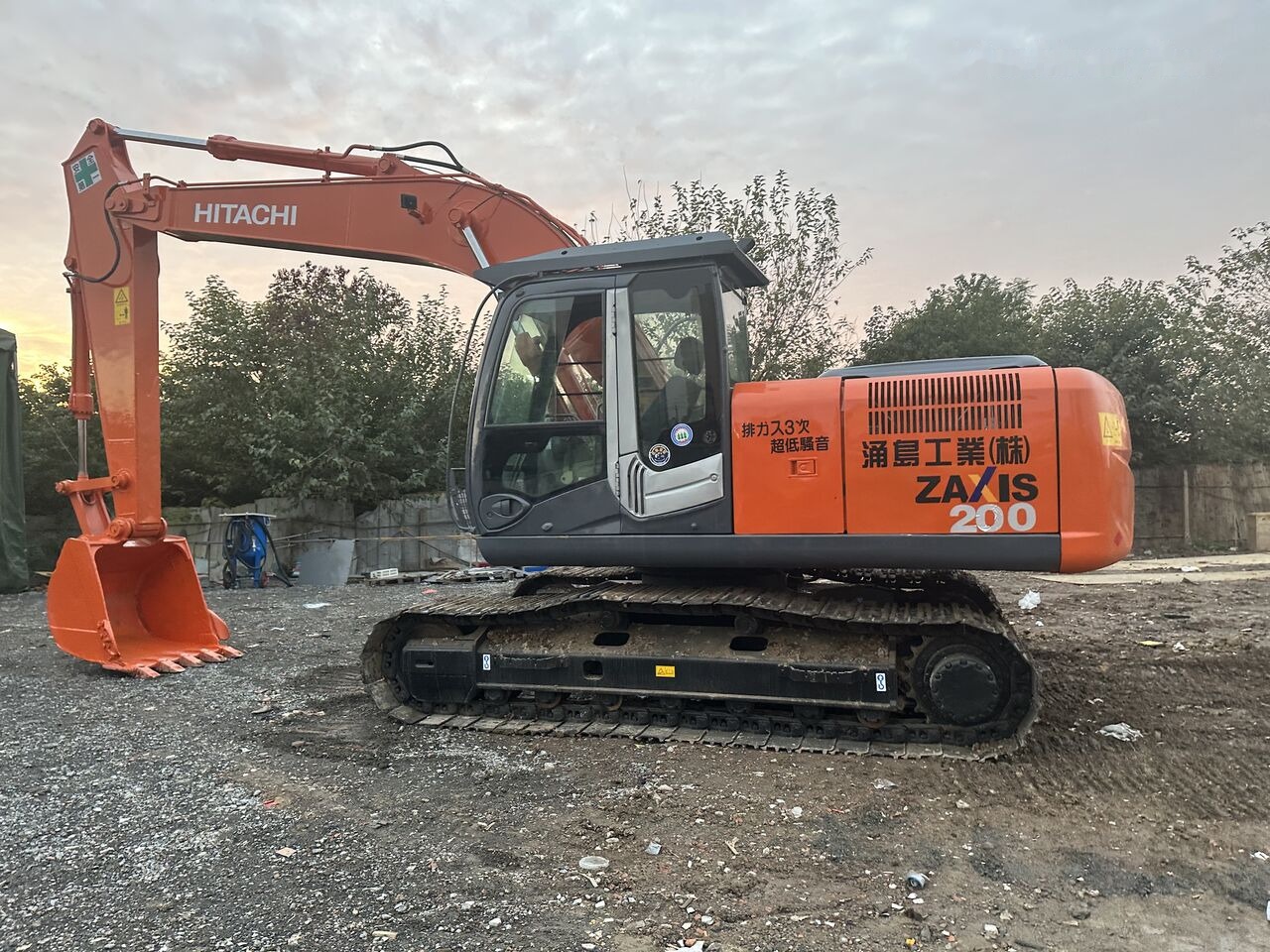 Hitachi ZX200-3 - Excavadora de cadenas: foto 4 Hitachi ZX200-3 - Excavadora de cadenas: foto 4