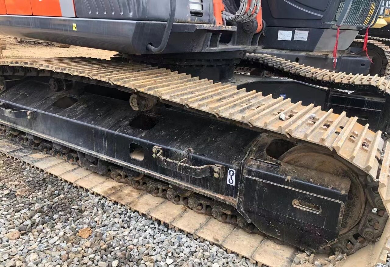 Hitachi ZX200-3 - Excavadora de cadenas: foto 4 Hitachi ZX200-3 - Excavadora de cadenas: foto 4