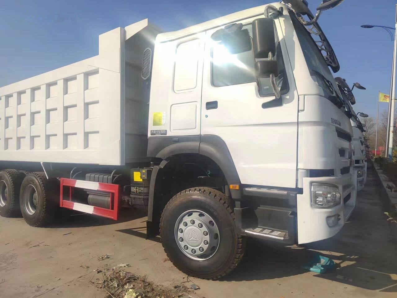 Howo 371 6x4 - Camión volquete: foto 5 Howo 371 6x4 - Camión volquete: foto 5