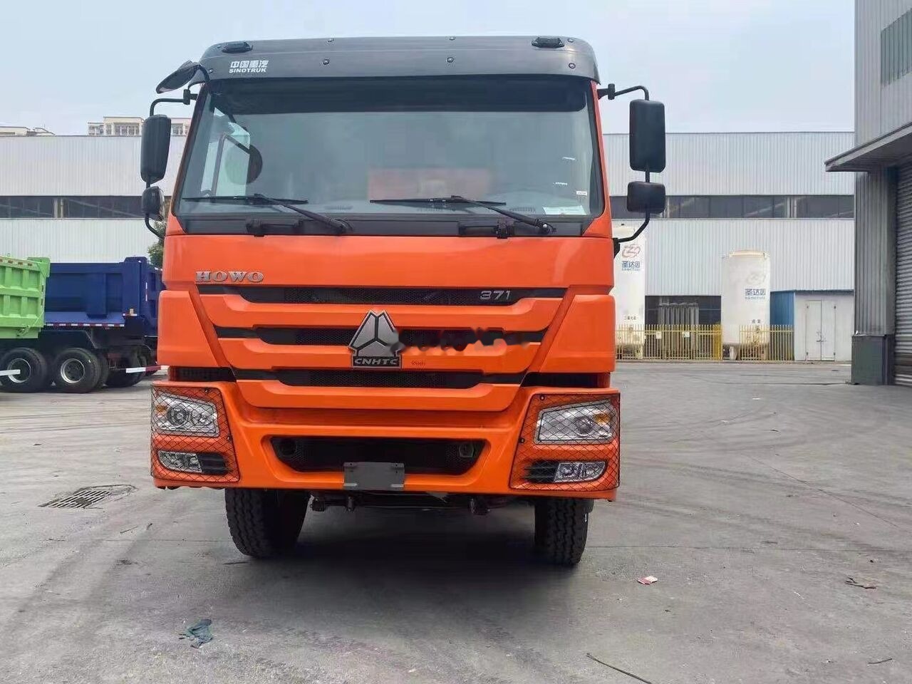 Howo 371 - Camión volquete: foto 2 Howo 371 - Camión volquete: foto 2