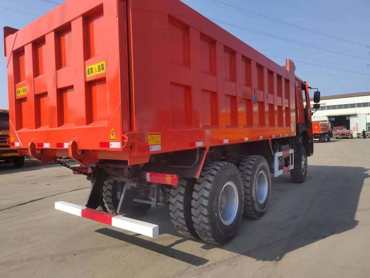 Howo 375 - Camión volquete: foto 1 Howo 375 - Camión volquete: foto 1