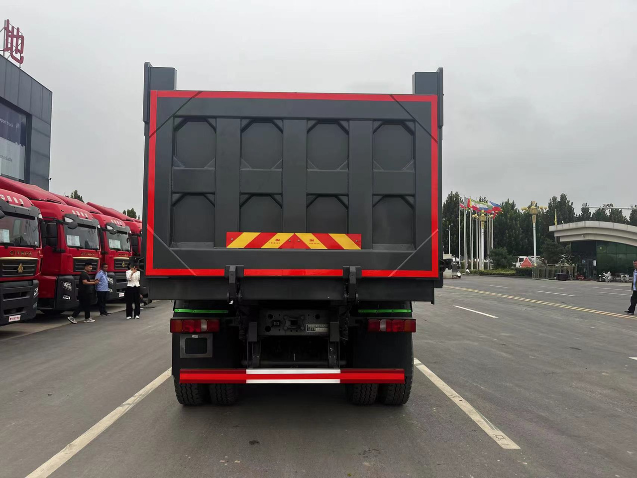 Howo G7W 6X4 Dump Truck - Camión volquete: foto 5 Howo G7W 6X4 Dump Truck - Camión volquete: foto 5