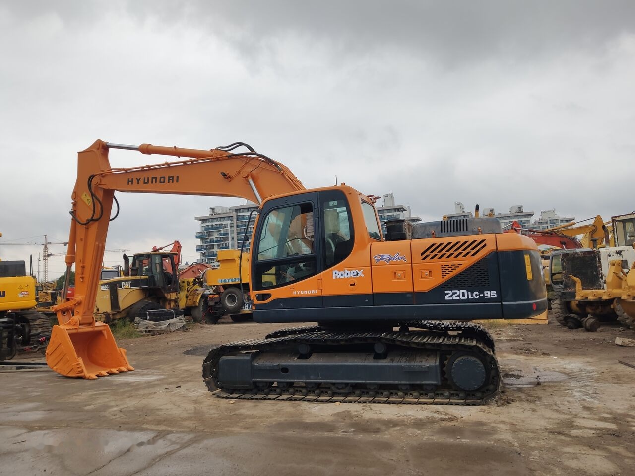 Hyundai R220LC-9s - Excavadora de cadenas: foto 5 Hyundai R220LC-9s - Excavadora de cadenas: foto 5