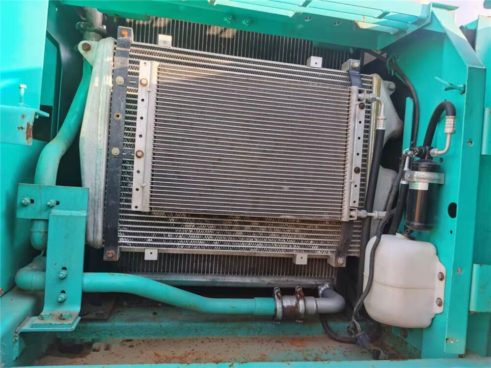 Excavadora de cadenas Kobelco SK210LC: foto 7