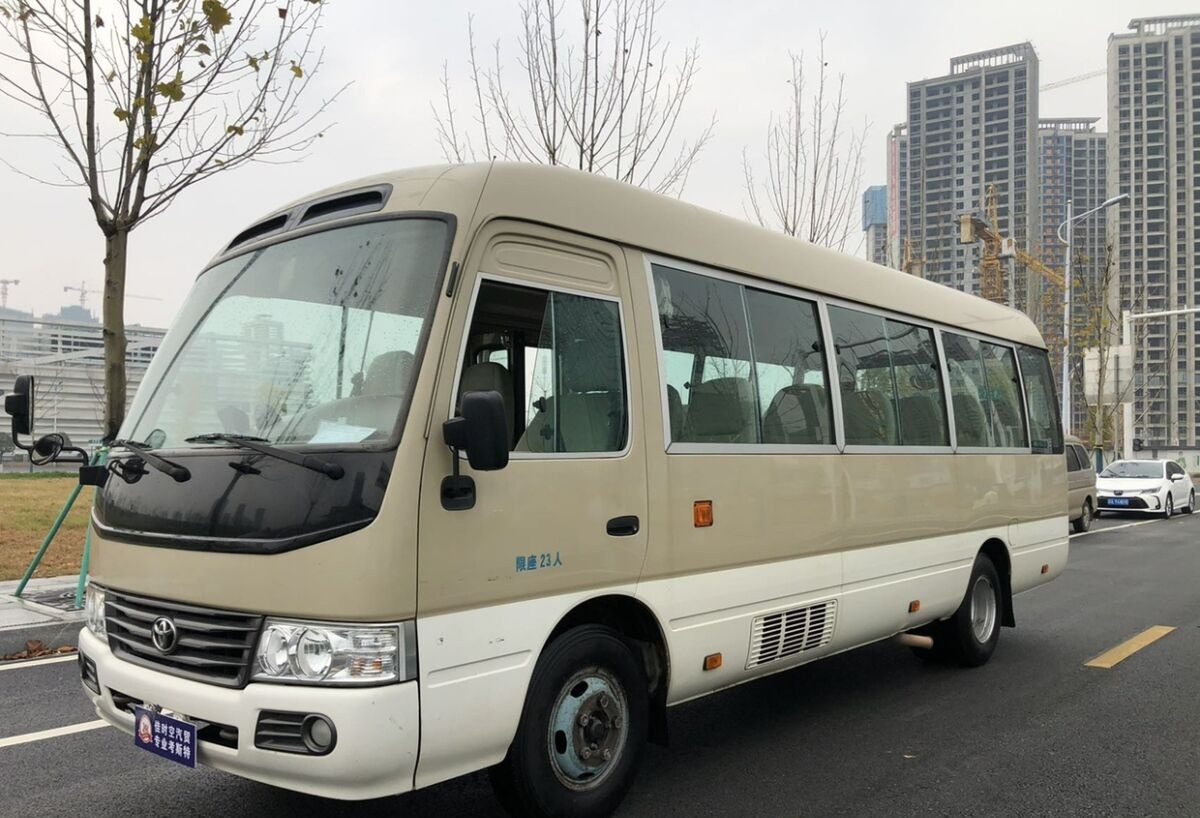 Toyota Coaster - Autobús suburbano: foto 1 Toyota Coaster - Autobús suburbano: foto 1