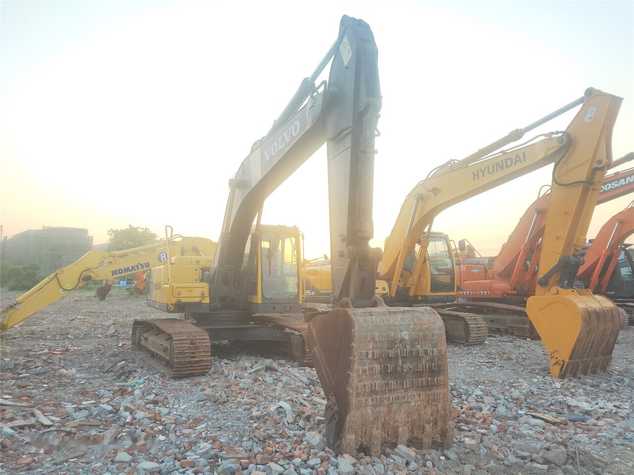 Excavadora de cadenas Volvo EC210BLC: foto 8