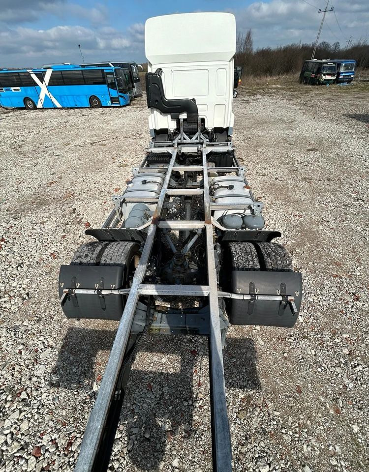 Camión chasis DAF CF75.310: foto 8