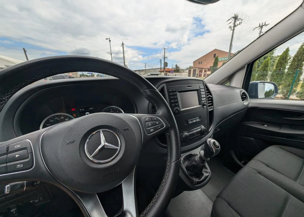 Furgoneta combi Mercedes-Benz Vito: foto 15