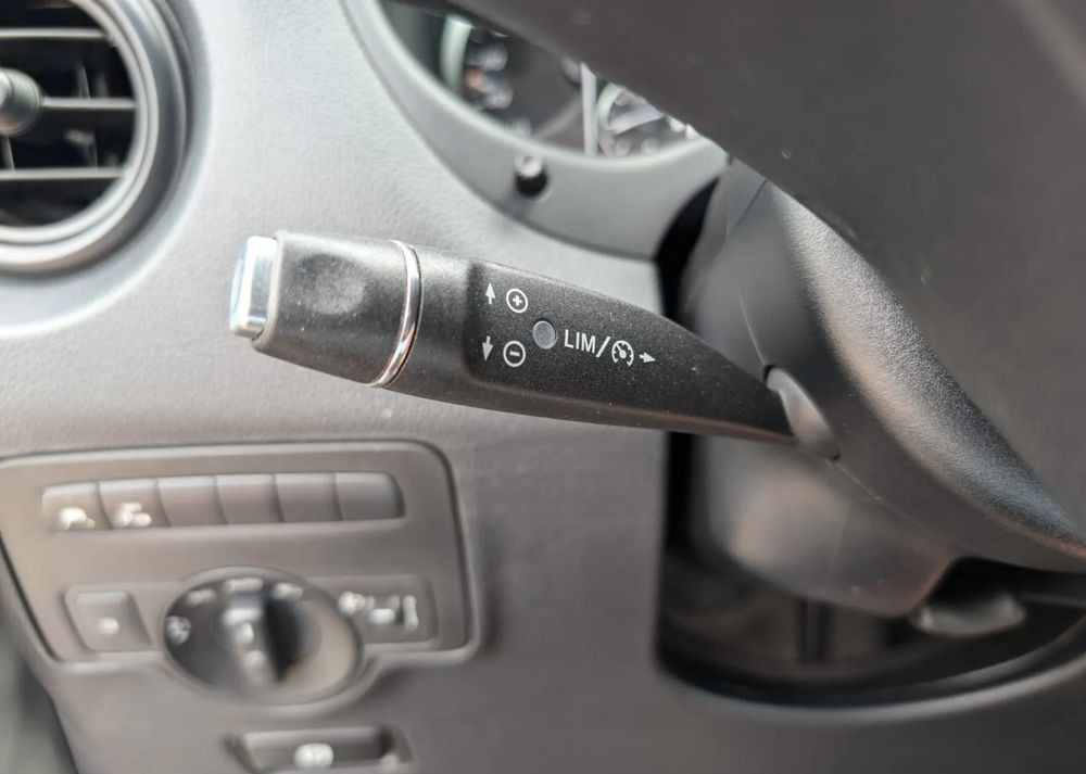 Furgoneta combi Mercedes-Benz Vito: foto 18