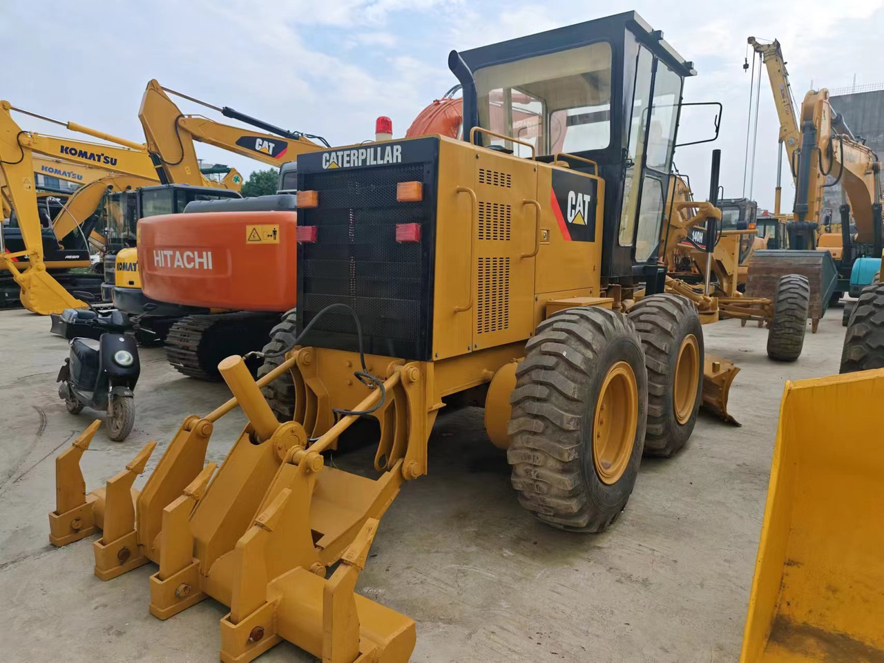 Grader CAT 140H: foto 7
