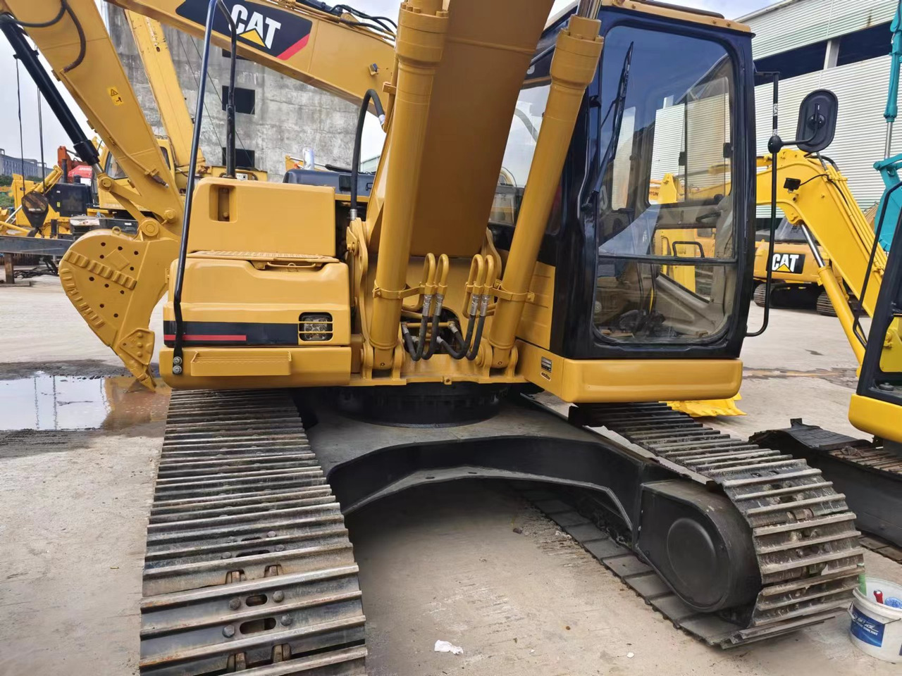 CATERPILLAR 320BL - Excavadora de cadenas: foto 2 CATERPILLAR 320BL - Excavadora de cadenas: foto 2