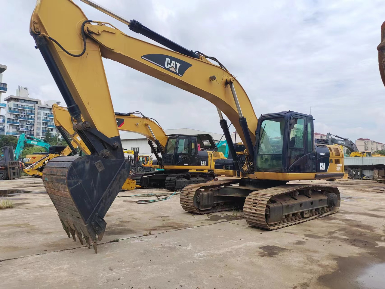 Excavadora de cadenas CATERPILLAR 325C: foto 1