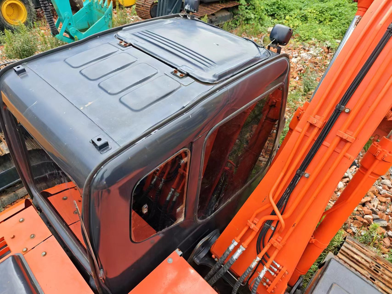 HITACHI EX120-5 - Excavadora de cadenas: foto 2 HITACHI EX120-5 - Excavadora de cadenas: foto 2