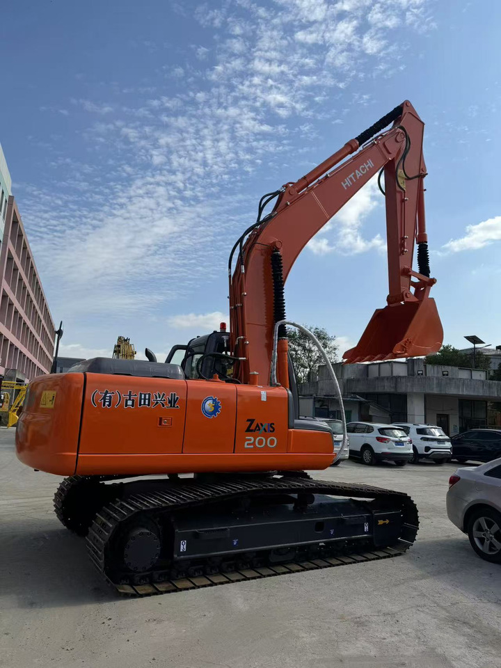 Excavadora de cadenas HITACHI ZX200: foto 8