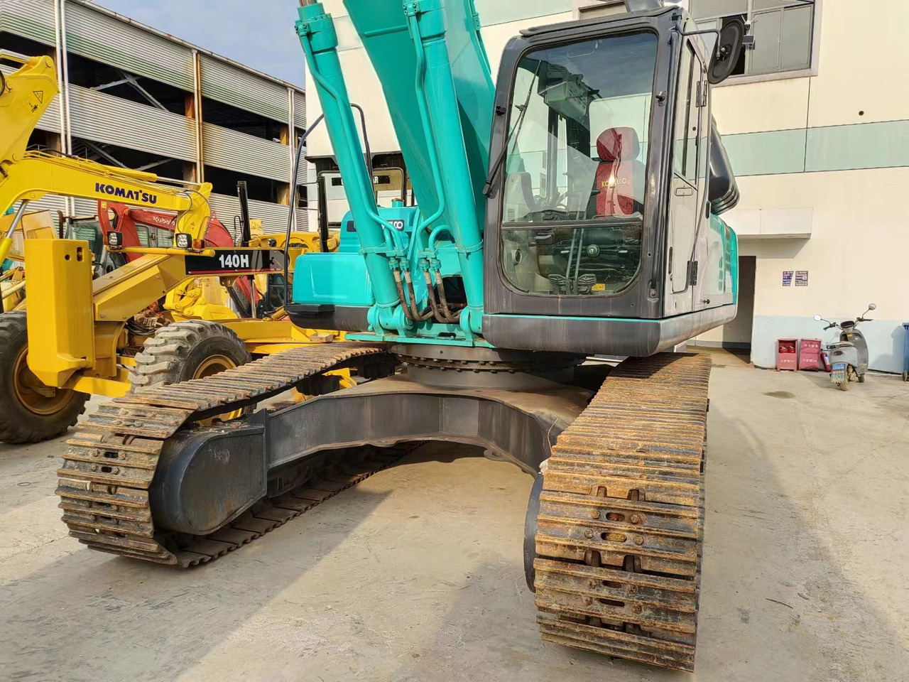 KOBELCO SK350LC-8 - Excavadora de cadenas: foto 2 KOBELCO SK350LC-8 - Excavadora de cadenas: foto 2