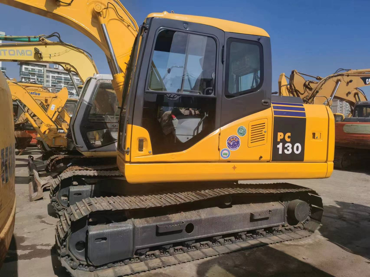KOMATSU PC130-7 - Excavadora de cadenas: foto 2 KOMATSU PC130-7 - Excavadora de cadenas: foto 2