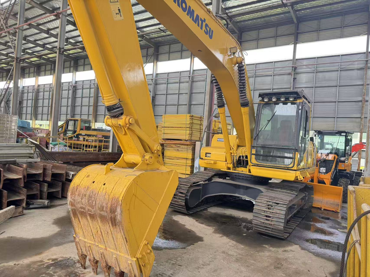 KOMATSU PC200-8 - Excavadora de cadenas: foto 5 KOMATSU PC200-8 - Excavadora de cadenas: foto 5