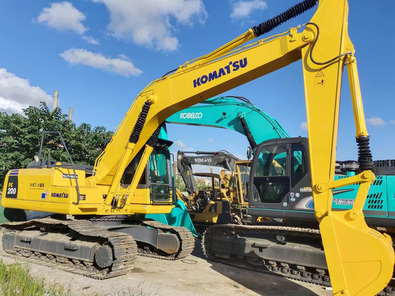 KOMATSU PC200-8 - Excavadora de cadenas: foto 2 KOMATSU PC200-8 - Excavadora de cadenas: foto 2