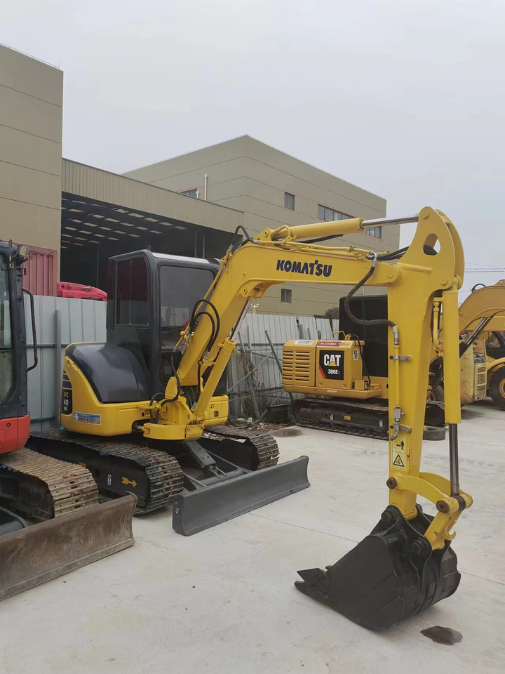 KOMATSU PC40MR - Miniexcavadora: foto 1 KOMATSU PC40MR - Miniexcavadora: foto 1