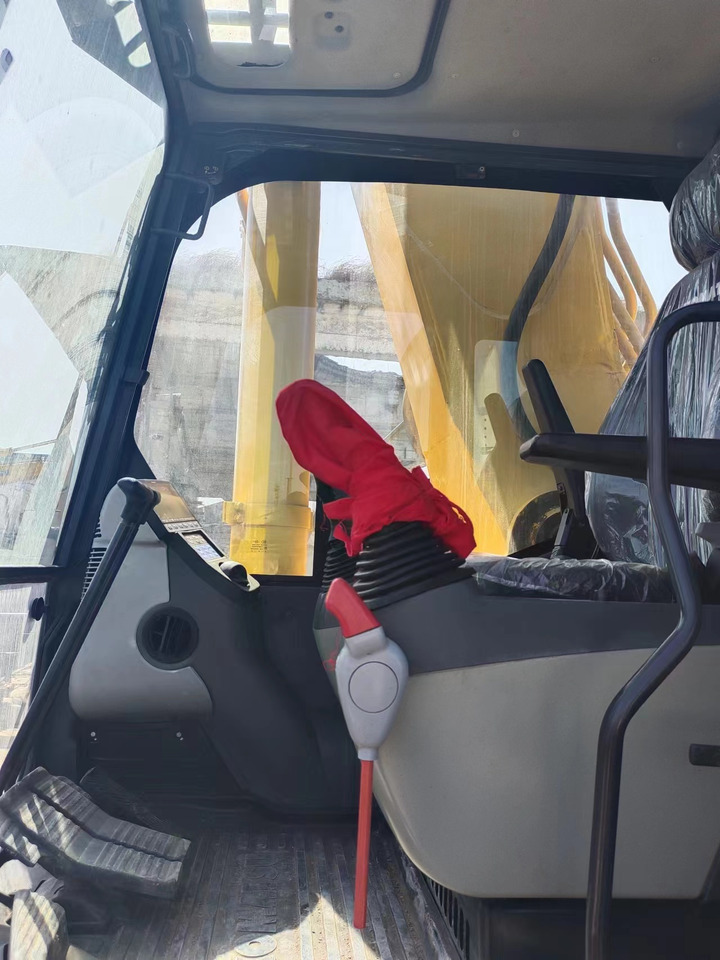 KOMATSU PC450-8 - Excavadora de cadenas: foto 3 KOMATSU PC450-8 - Excavadora de cadenas: foto 3