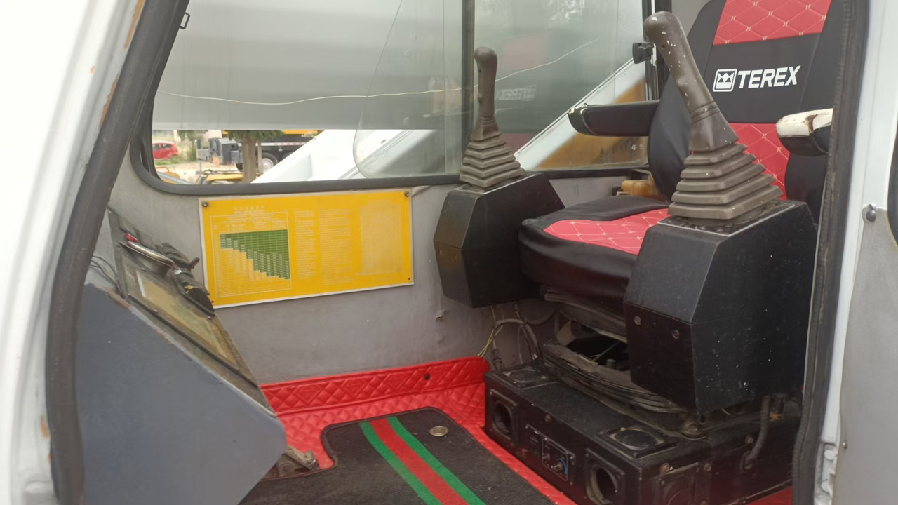 TEREX TTC070G 70ton - Autogrúa: foto 4 TEREX TTC070G 70ton - Autogrúa: foto 4