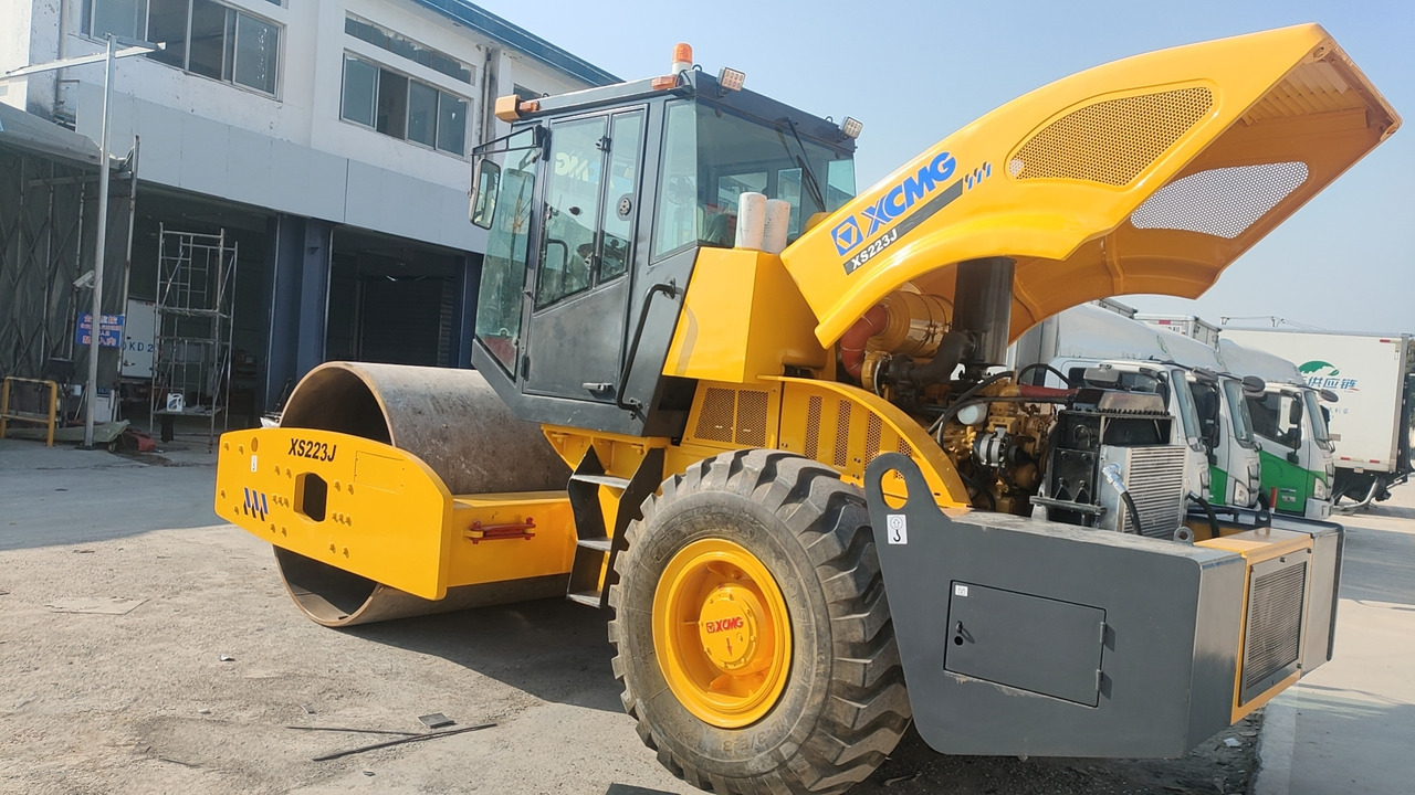 XCMG XS223J - Apisonadora de asfalto: foto 4 XCMG XS223J - Apisonadora de asfalto: foto 4