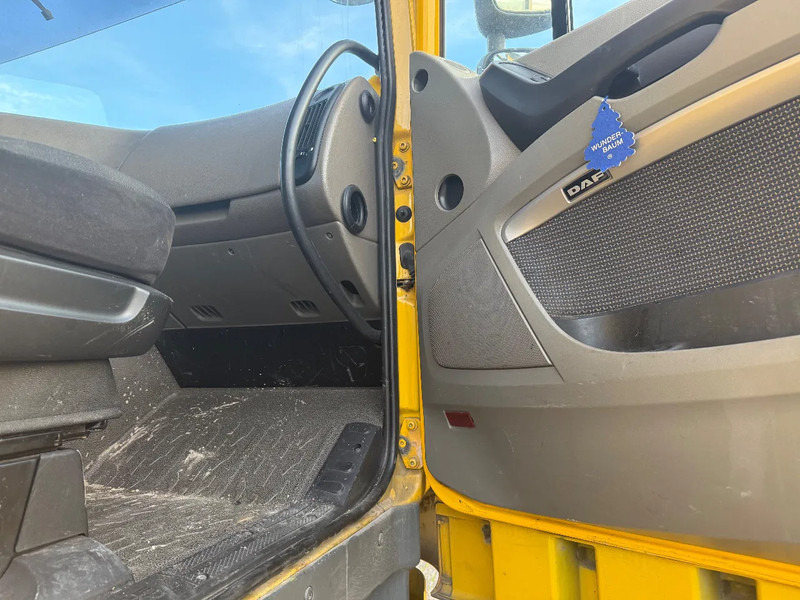 Cabeza tractora DAF XF 105.460 Tractor unit: foto 18