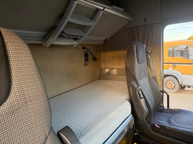 Cabeza tractora DAF XF 105.460 Tractor unit: foto 13