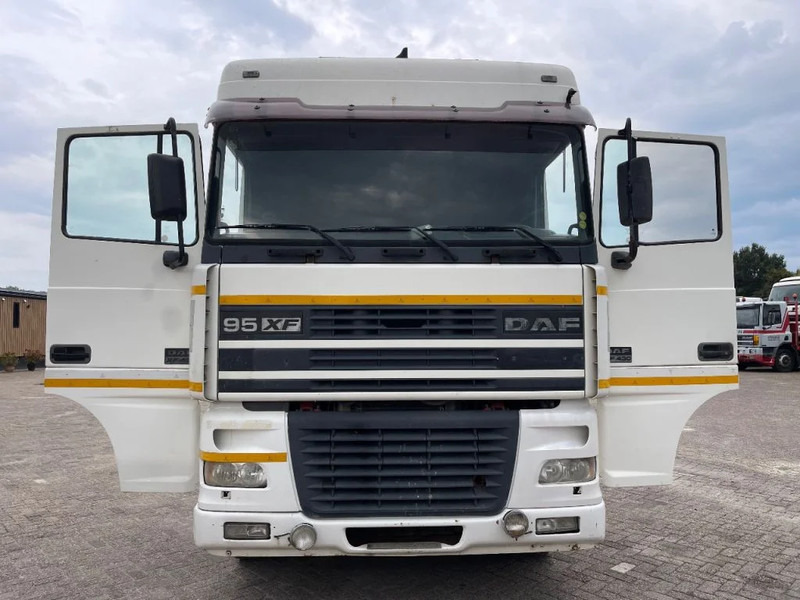 DAF XF 95.430 Tractor unit - Cabeza tractora: foto 2 DAF XF 95.430 Tractor unit - Cabeza tractora: foto 2