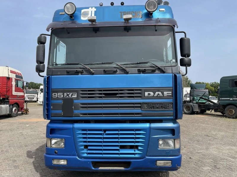 DAF XF 95.530 Tractor unit - Cabeza tractora: foto 3 DAF XF 95.530 Tractor unit - Cabeza tractora: foto 3