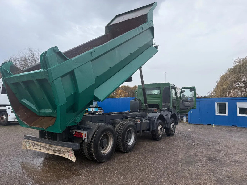 Renault Kerax 420 Manual pump - Camión volquete: foto 4 Renault Kerax 420 Manual pump - Camión volquete: foto 4