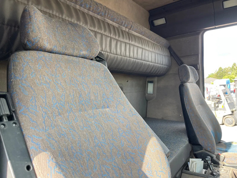 Camión caja cerrada Renault Magnum AE 430 Transporter: foto 16