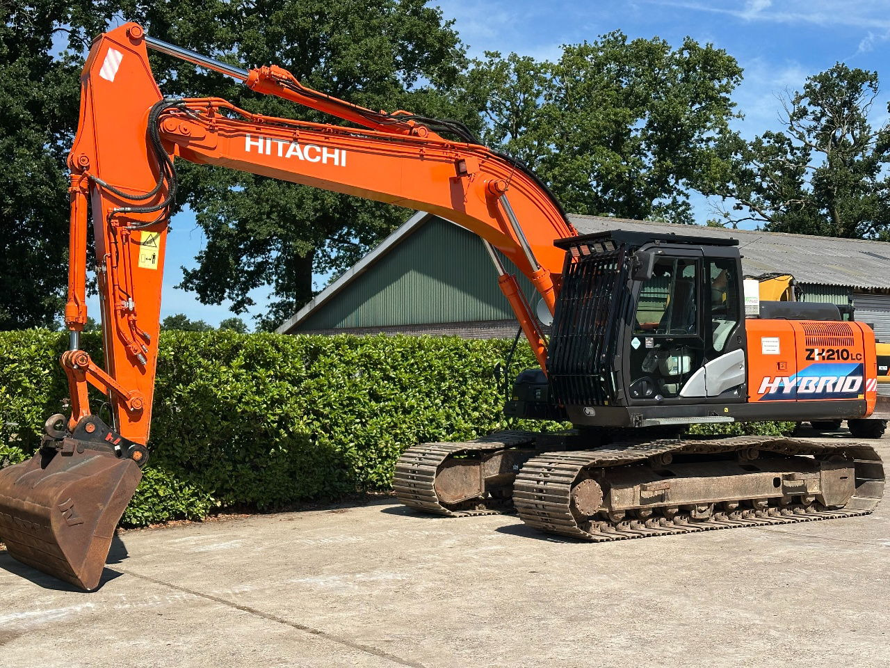 Hitachi ZH210LC-5B - Excavadora de cadenas: foto 1 Hitachi ZH210LC-5B - Excavadora de cadenas: foto 1
