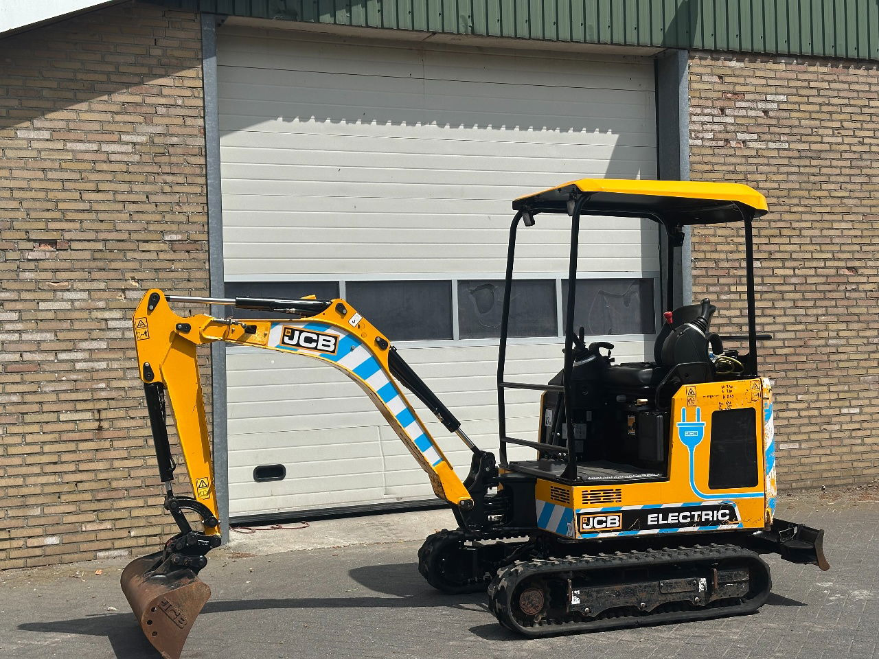 JCB 19c-1 E 100 elektrisch - Miniexcavadora: foto 1 JCB 19c-1 E 100 elektrisch - Miniexcavadora: foto 1