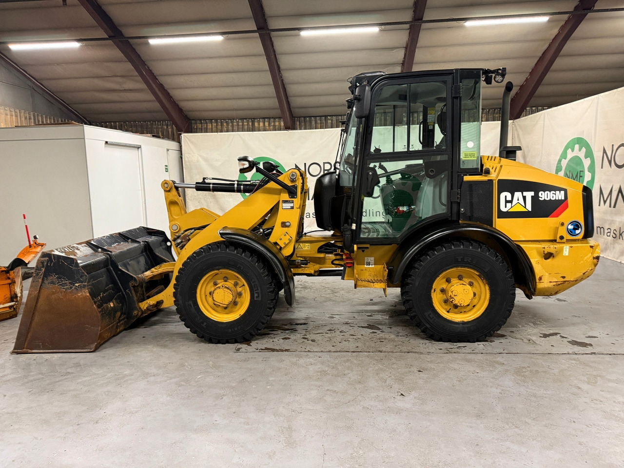 Cat 906M High Flow, 40 km/t med skuff og plog # TIL LEIE# - Cargadora de ruedas: foto 2 Cat 906M High Flow, 40 km/t med skuff og plog # TIL LEIE# - Cargadora de ruedas: foto 2