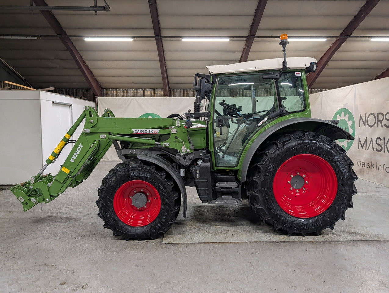 Fendt 211 Vario - Tractor: foto 2 Fendt 211 Vario - Tractor: foto 2