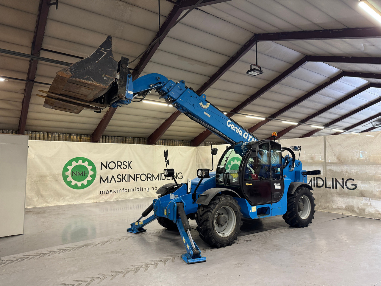 Manipulador telescópico Genie GTH-4018: foto 1