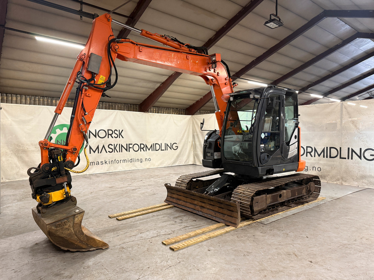 Hitachi ZX85US-5A - Miniexcavadora: foto 1 Hitachi ZX85US-5A - Miniexcavadora: foto 1
