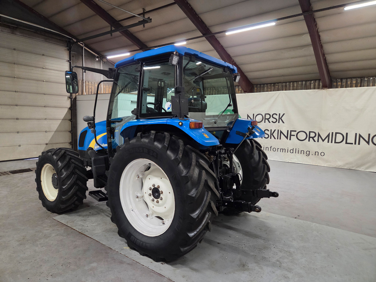 New Holland T5060 #Fin 1 eiers traktor - Tractor: foto 3 New Holland T5060 #Fin 1 eiers traktor - Tractor: foto 3